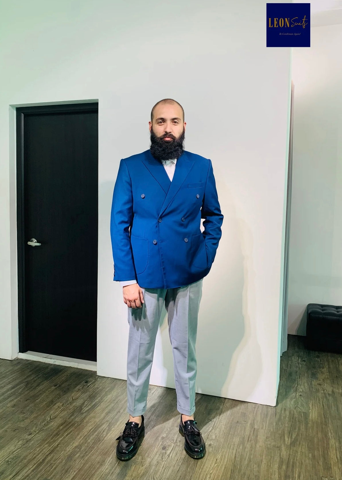 DANDY LOOK: Blue Double-breasted Blazer, White Shirt & Light Grey Pants