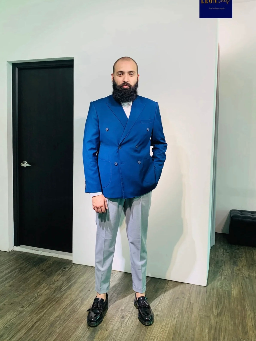 DANDY LOOK: Blue Double-breasted Blazer, White Shirt & Light Grey Pants