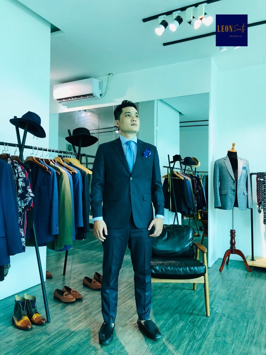 GREY NAVY NAILHEAD SUIT
