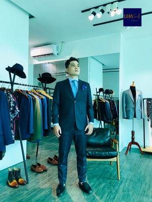 GREY NAVY NAILHEAD SUIT