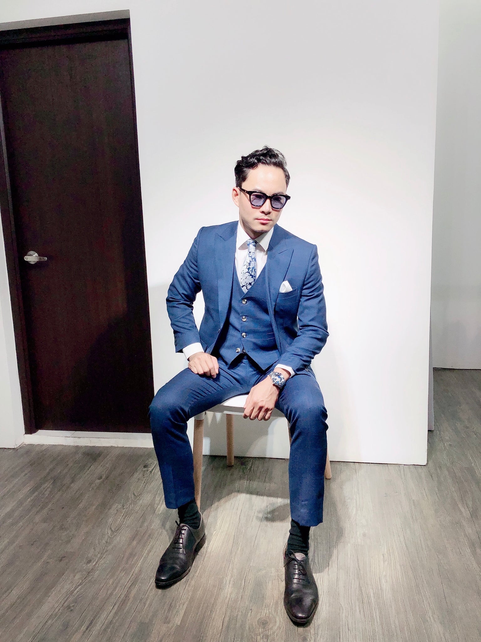 Premium Custom Made ‘THE RAKE’ Medium Navy Suit