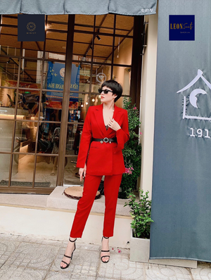 Lady-in-Red Double-breasted Suit