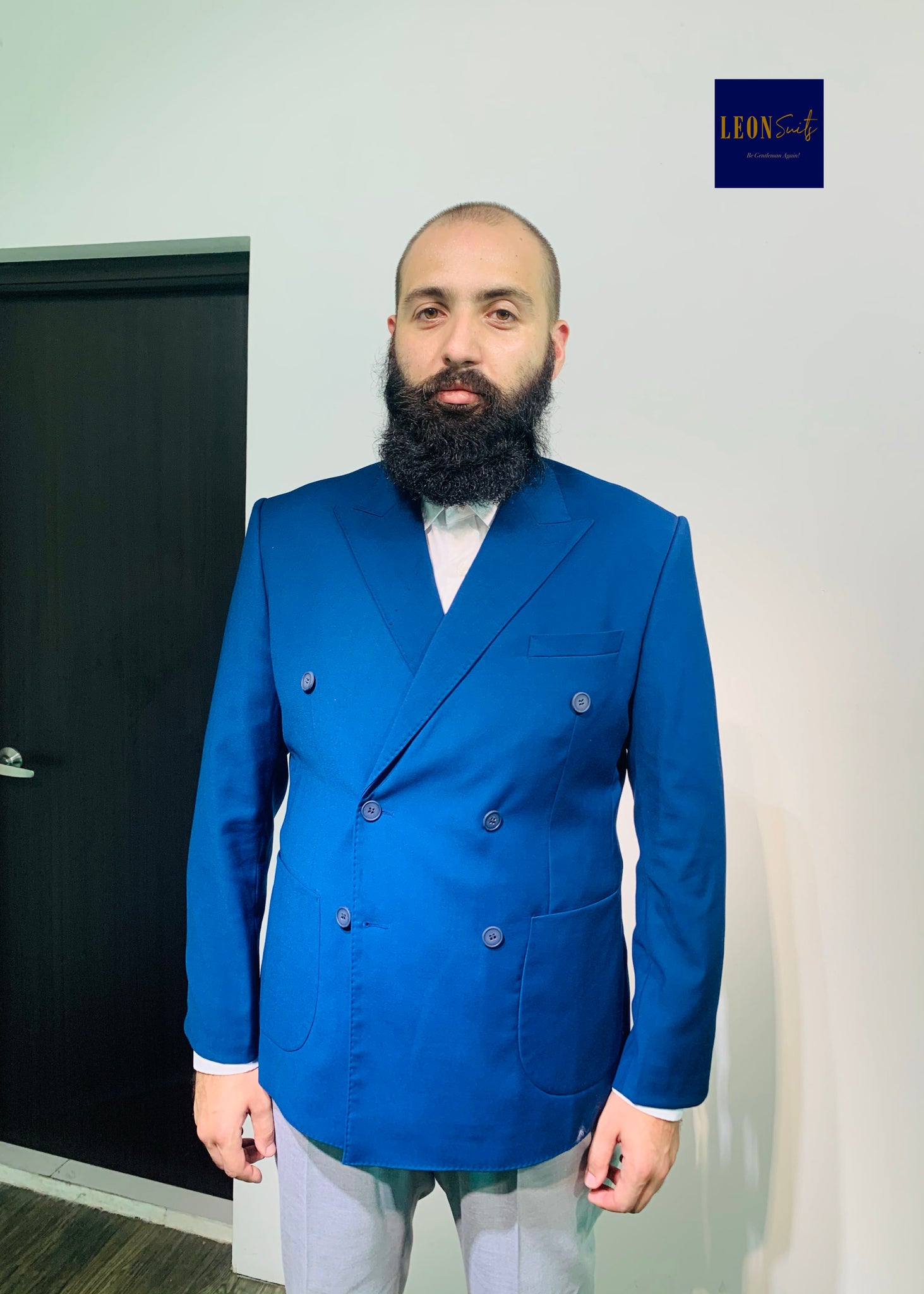 DANDY LOOK: Blue Double-breasted Blazer, White Shirt & Light Grey Pants