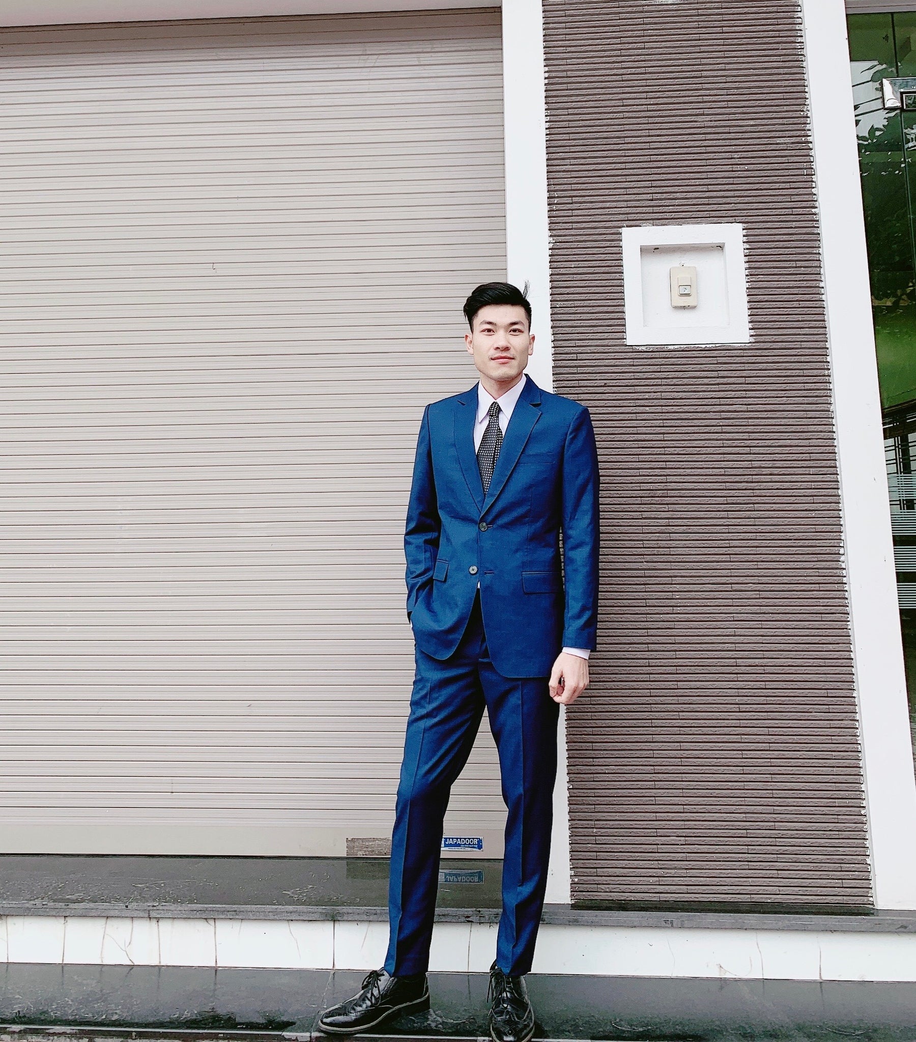 Standard Custom Made ‘Crash Landing On You’ Medium Navy Suits