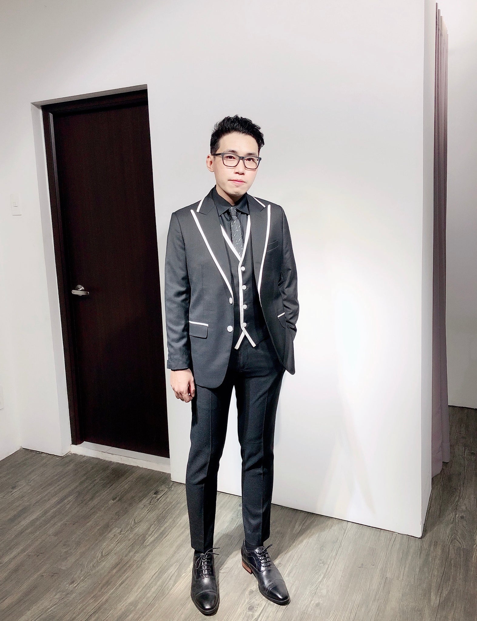 Standard Custom Made Black White Edged 3 Piece Suit