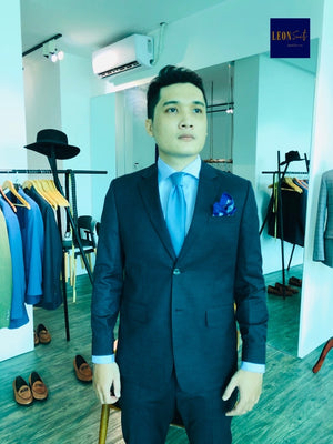 GREY NAVY NAILHEAD SUIT
